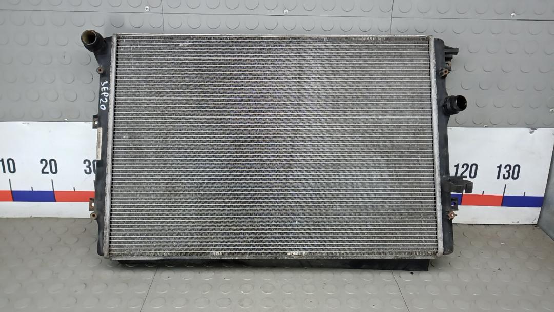 радиатор охлаждения Volkswagen Tiguan 1 поколение 2010, 2.0 л., дизель, МКПП, внедорожник 5 дв., 5N0121253L - фото №1