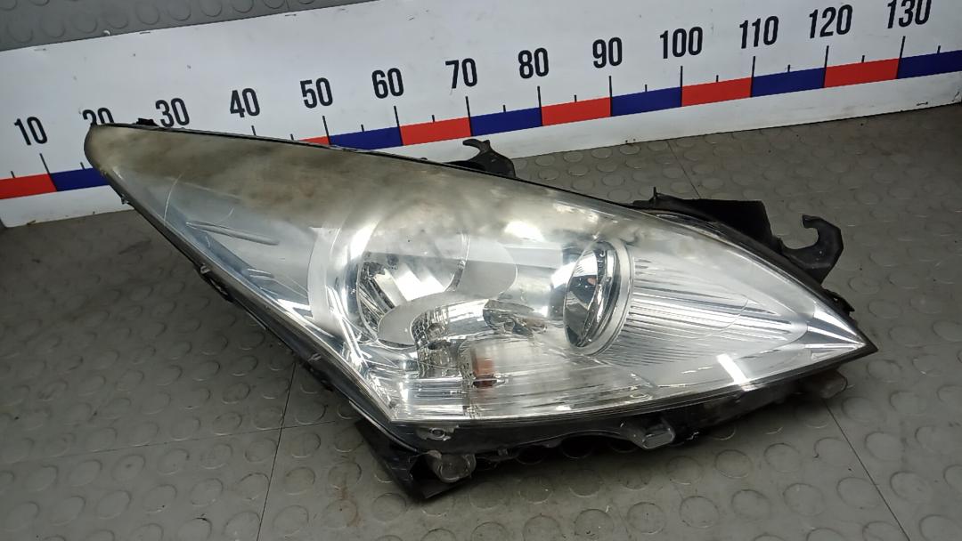 фара правая Peugeot 3008 1 поколение 2010, 1.6 л., дизель, МКПП, хетчбэк 5 дв. - фото №1
