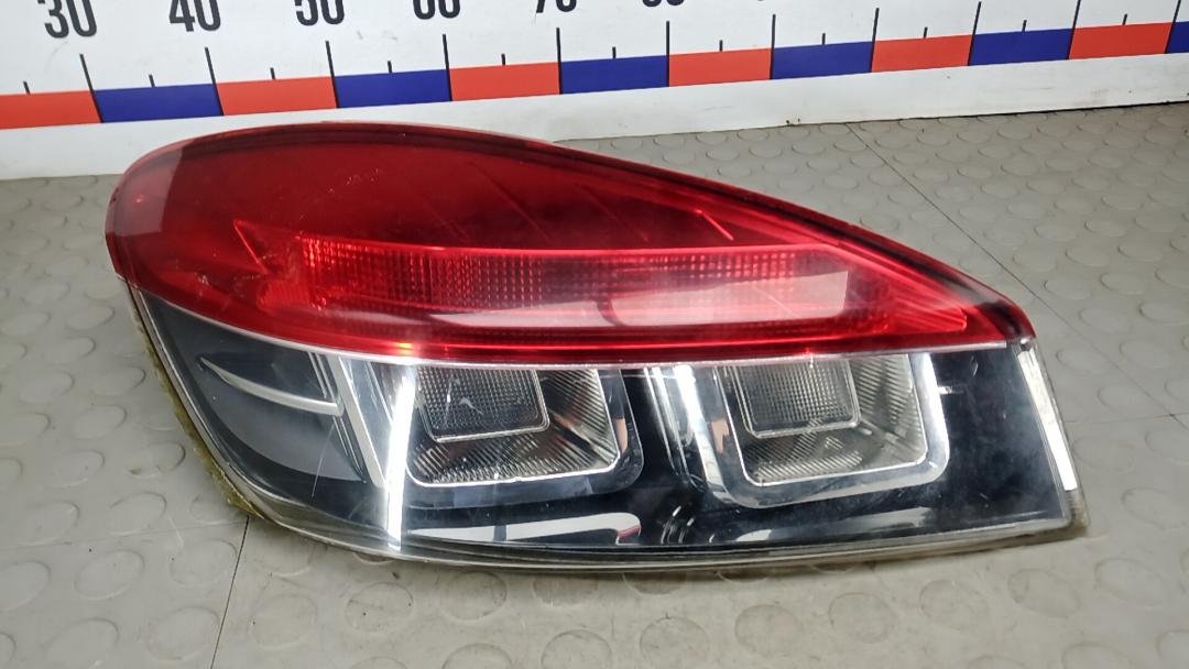 фонарь задний левый Renault Megane 3 поколение 2010, 1.5 л., дизель, МКПП, хетчбэк 5 дв. - фото №1