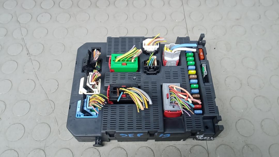 блок комфорта Peugeot 308 T7 2009, 1.6 л., дизель, МКПП, хетчбэк 5 дв., 9663798180 - фото №1