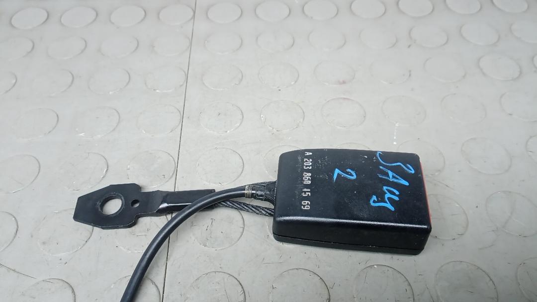 замок ремня безопасности Mercedes-Benz CLK-Класс C209/A209 2003, 2.7 л., D 270 CDI, дизель, АКПП, купе - фото №1