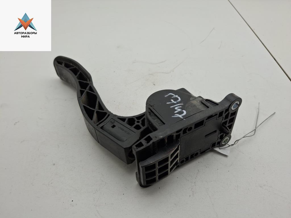 педаль Mercedes-Benz Vito-2 / Viano W639 2006, 2.2 л., дизель, МКПП, красный, микроавтобус, 0280755023, 9063000404 - фото №1