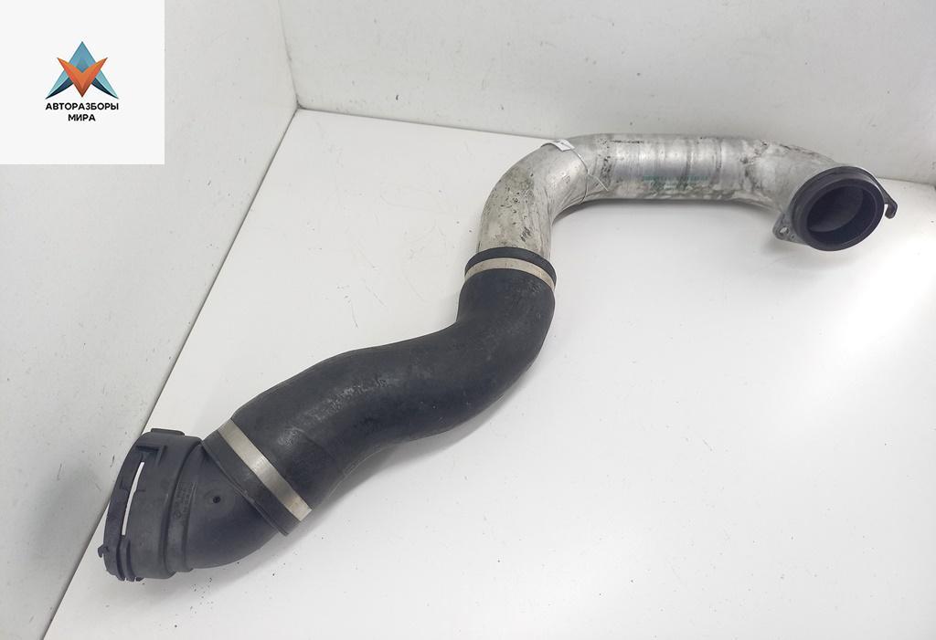 патрубок интеркулера BMW 5 серия E60/E61 2006, 2.5 л., дизель, АКПП, серый, универсал, 11617789052, 7789052 - фото №1