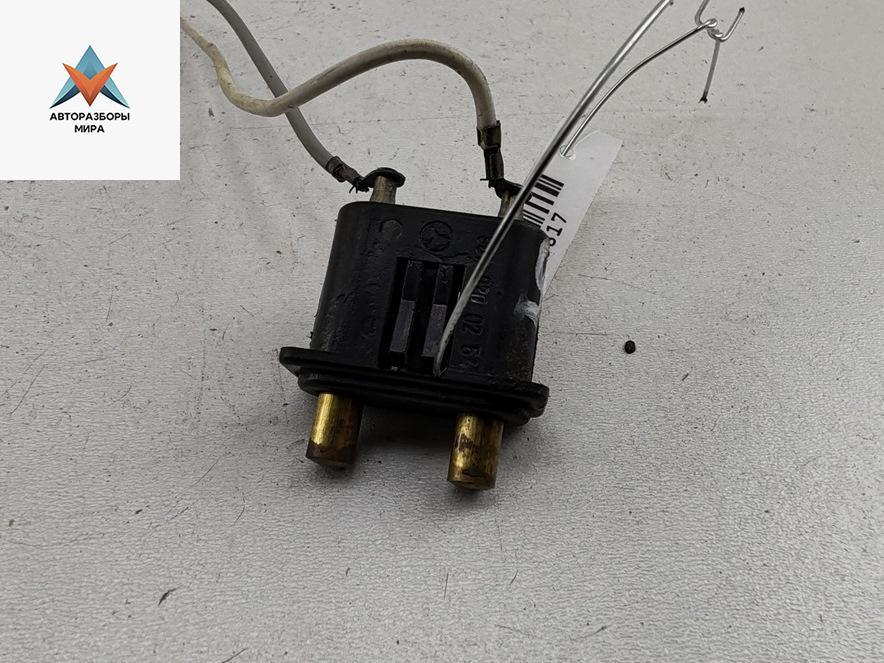 выключатель концевой (концевик) Mercedes-Benz Vito-1 W638 2001, 2.2 л., дизель, МКПП, чёрный, микроавтобус, 9018200254 - фото №1