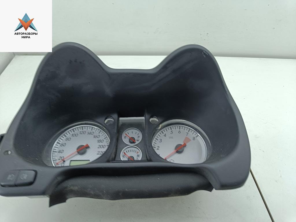 приборная панель Mitsubishi Outlander 1 поколение 2006, 2.0 л., бензин, МКПП, чёрный, внедорожник 5 дв., 769204170 - фото №1