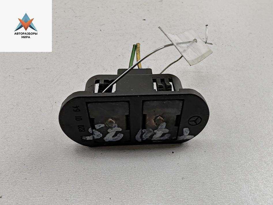 выключатель концевой (концевик) Mercedes-Benz Vito-1 W638 2001, 2.2 л., дизель, МКПП, чёрный, микроавтобус, 9018200154 - фото №1