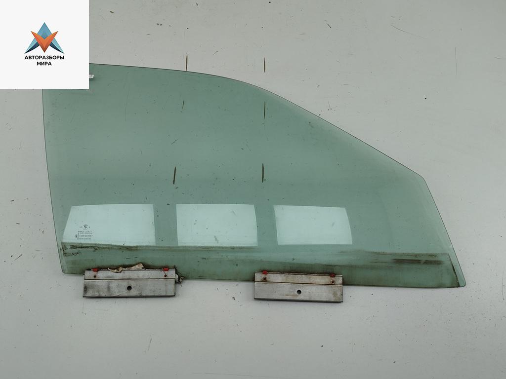 стекло двери передней правой BMW 3 серия E36 1991, 1.8 л., бензин, АКПП, синий, седан - фото №1