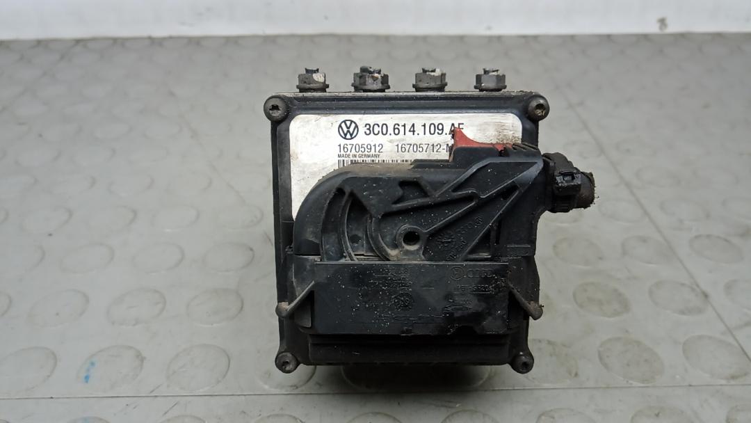 блок ABS Volkswagen Passat B6 2007, 2.0 л., TDi, дизель, МКПП, седан, 3C0614109AF - фото №1