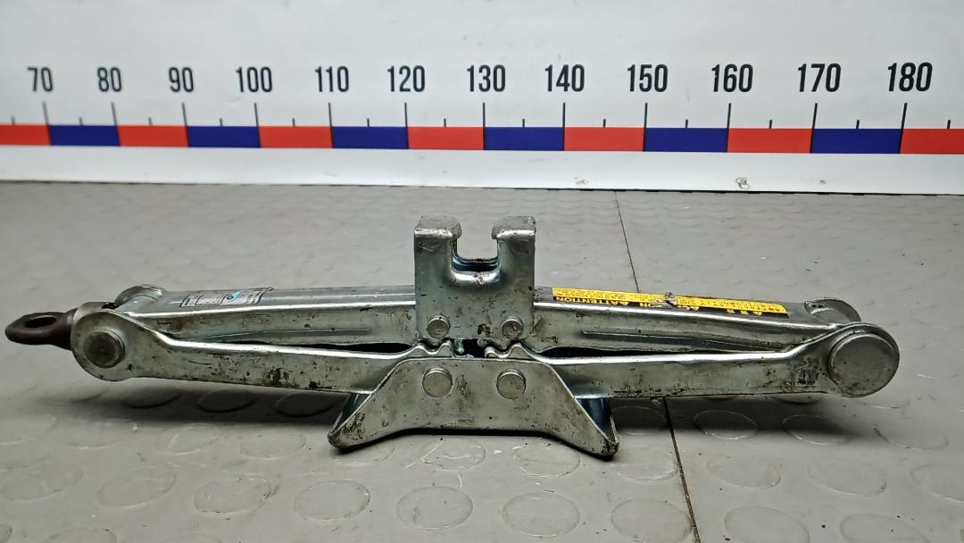 домкрат Audi A4 B8/8K 2008, 3.0 л., дизель, АКПП, универсал, 8K0011031G - фото №1