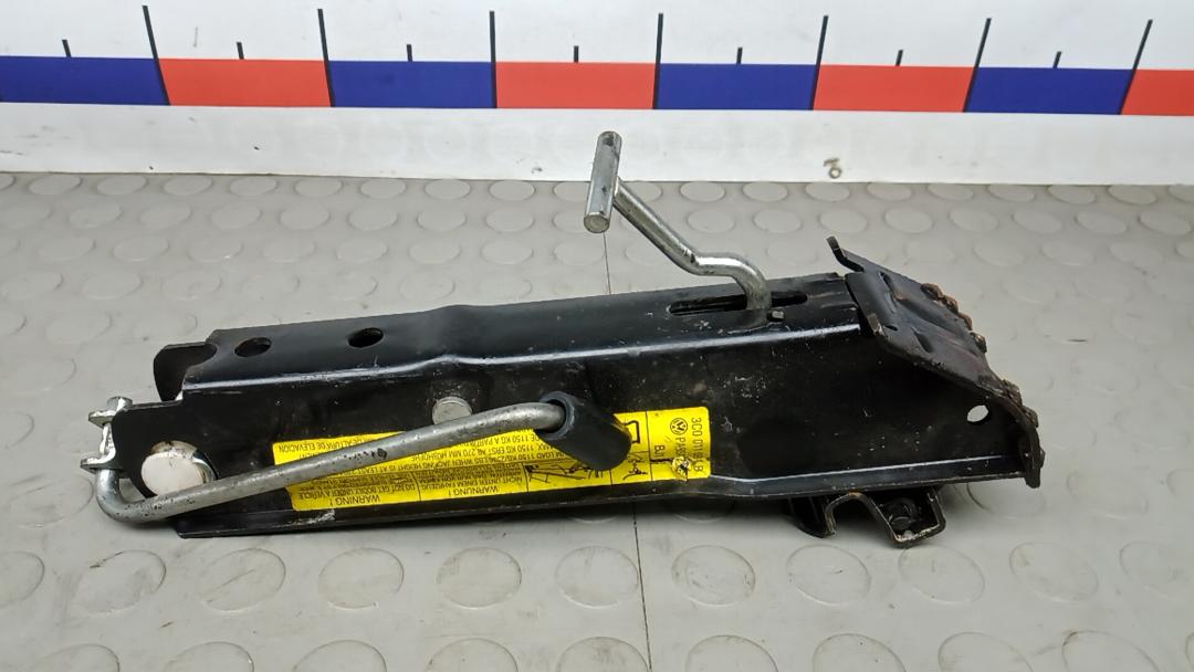 домкрат Volkswagen Passat B6 2008, 2.0 л., TDi, дизель, МКПП, седан, 3C0011031B - фото №1