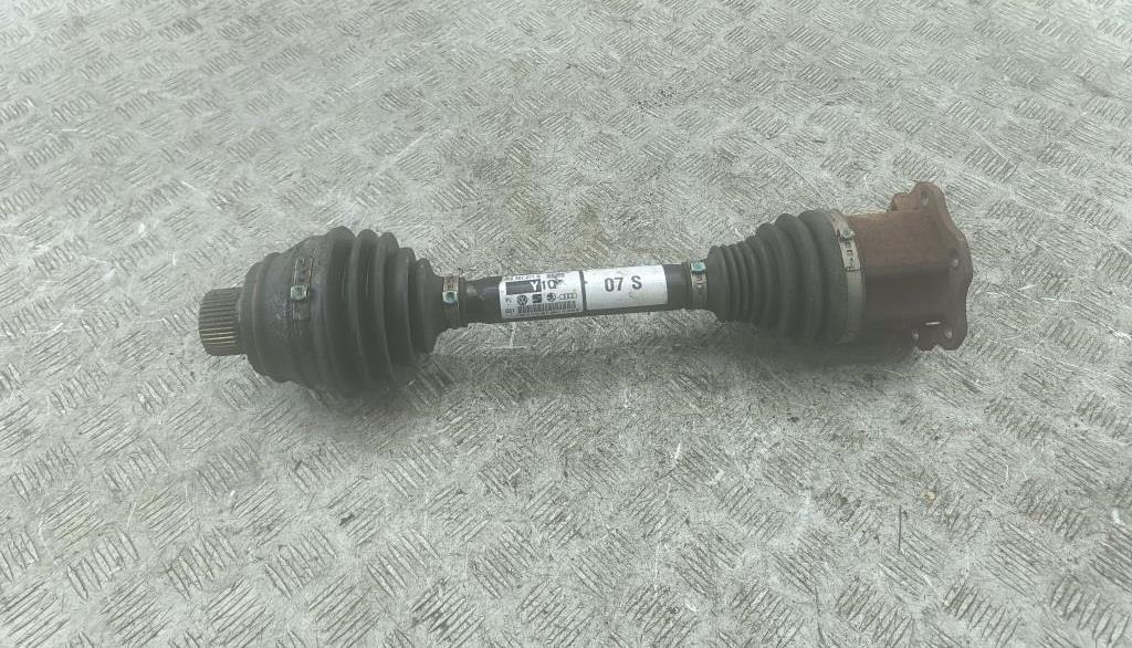 полуось передняя левая (приводной вал, ШРУС) Audi A4 B8 2009, 2.0 л., дизель, МКПП, чёрный, универсал, 8K0407271Q