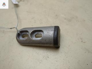 ответная часть (скоба) замка двери Volkswagen LT 2 поколение 2002, 2.5 л., дизель, МКПП, красный, микроавтобус