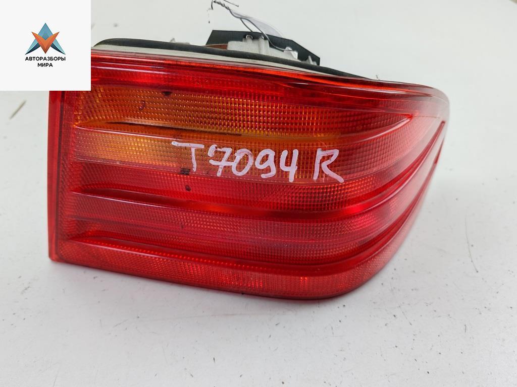 фонарь задний правый Mercedes-Benz E-Класс W210/S210 1996, 2.0 л., бензин, МКПП, синий, седан, 2108200264 - фото №1