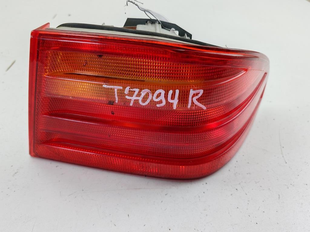 фонарь задний правый Mercedes-Benz E W210 1996, 2.0 л., бензин, МКПП, синий, седан, 2108200264