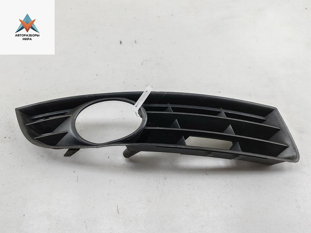 рамка фары противотуманной правой Volkswagen Passat B6 2005, 1.6 л., бензин, МКПП, серый, универсал, 3C0853666A - фото №1