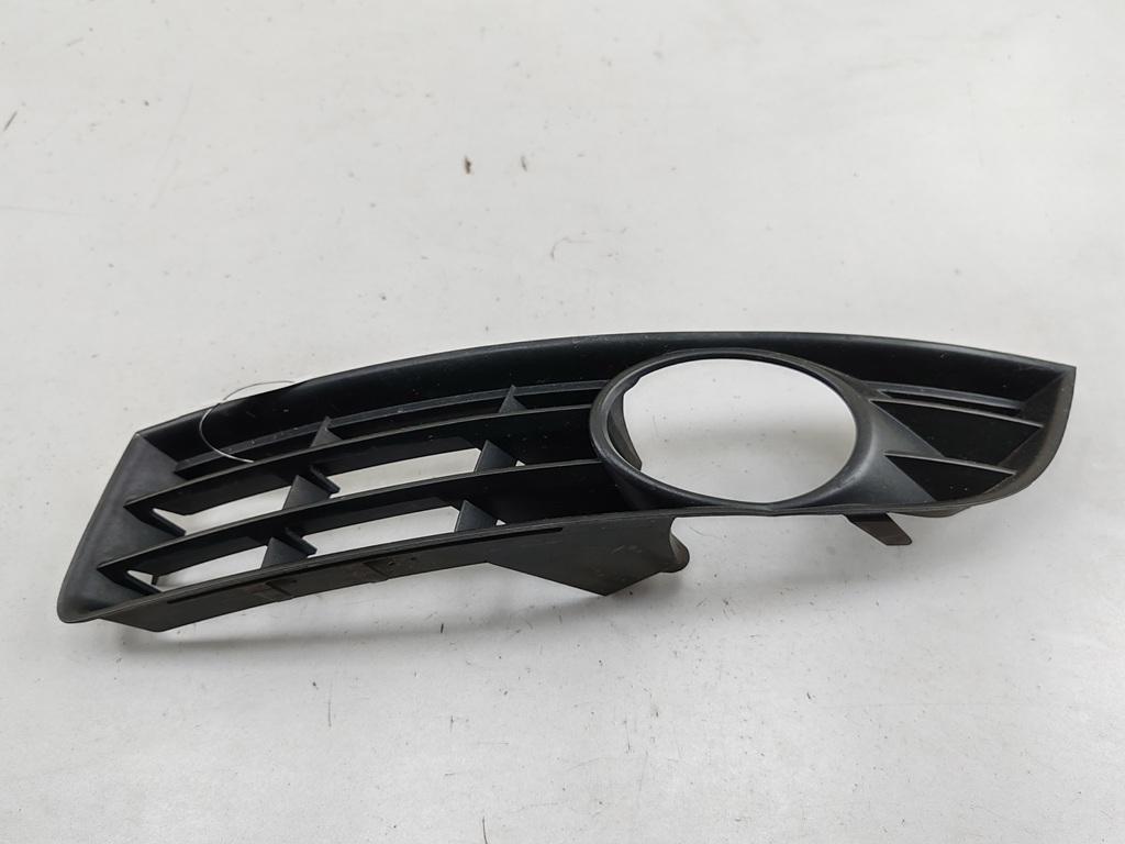 рамка фары противотуманной левой Volkswagen Passat B6 2005, 1.6 л., бензин, МКПП, серый, универсал, 3C0853665A