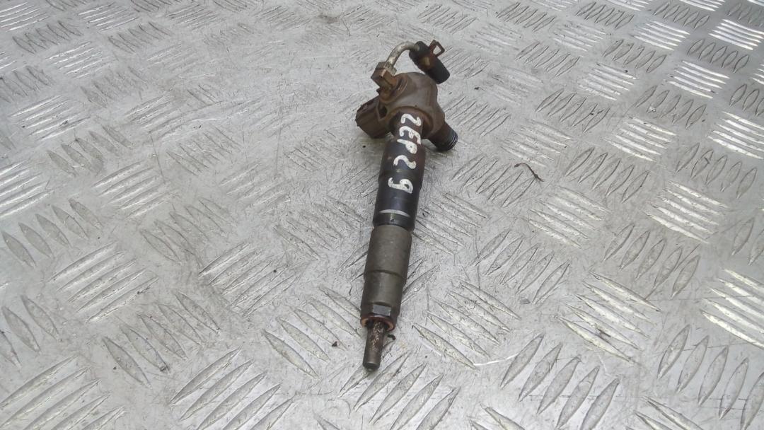 форсунка Subaru Outback 5 поколение 2015, 2.0 л., дизель, МКПП, универсал, 16613AA040 - фото №1