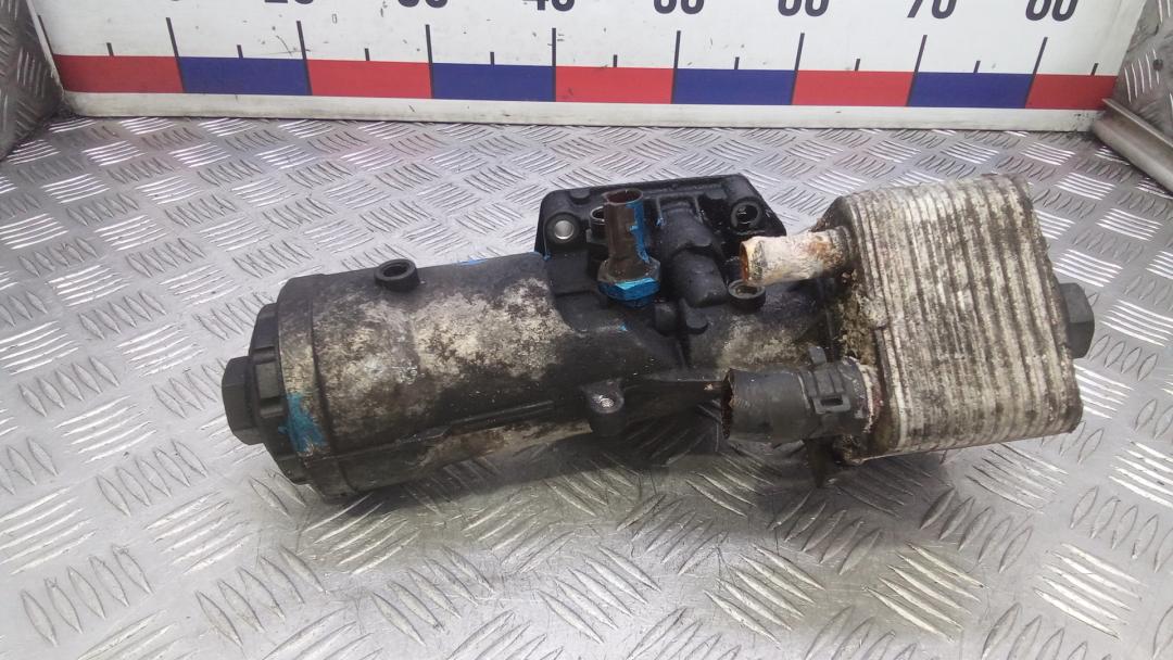 Корпус масляного фильтра дизельный Volkswagen Passat B6 2008, 2.0 л., дизель, МКПП, седан, 045115389J, 038117021D - фото №1