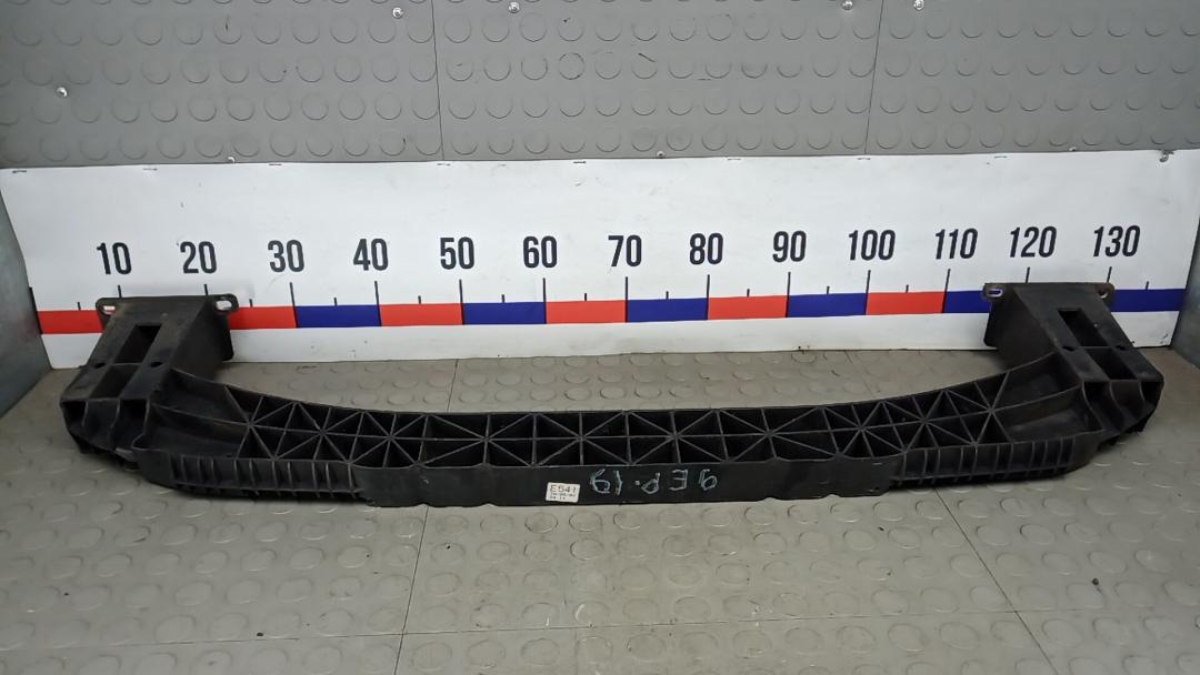 усилитель бампера переднего Peugeot 308 T7 2009, 1.6 л., дизель, МКПП, хетчбэк 5 дв. - фото №1