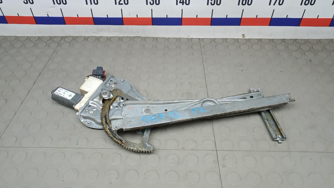 стеклоподъемник передний правый Toyota Avensis 3 поколение (T270) 2008, 2.2 л., D-CAT, дизель, МКПП, хетчбэк 5 дв. - фото №1