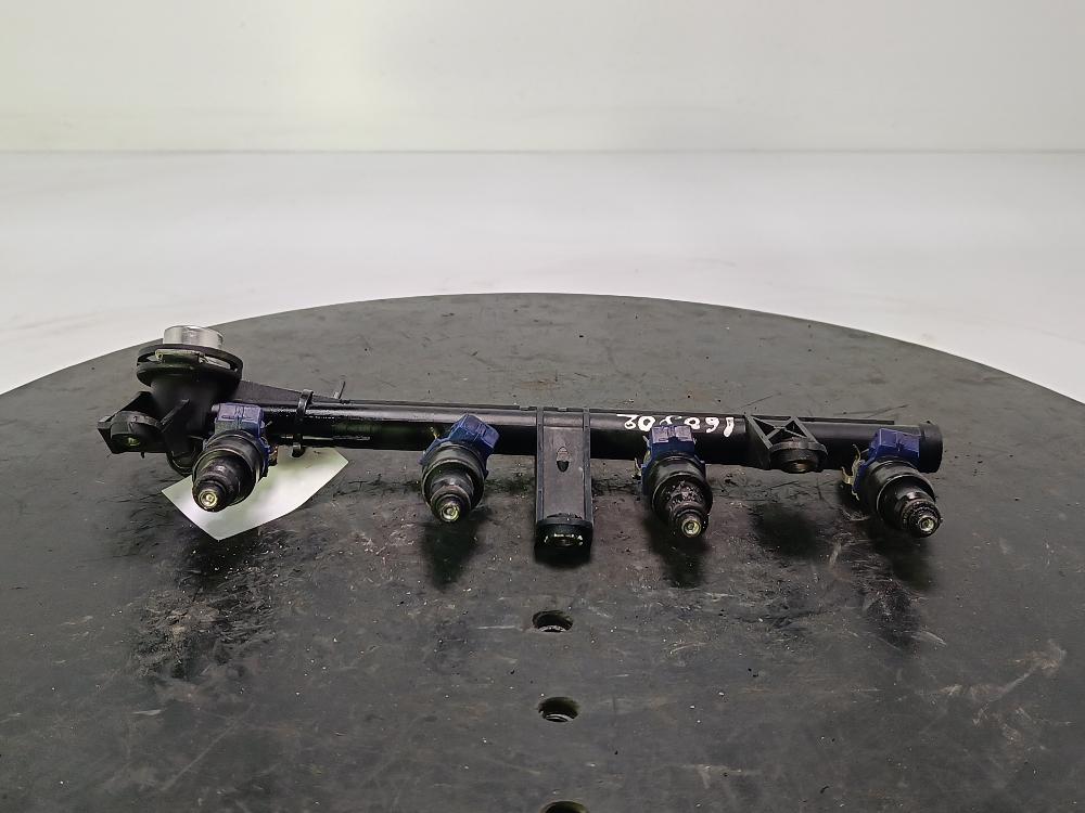 топливная рампа Renault Megane 1 поколение 1996, цвет, 7700273495 - фото №1