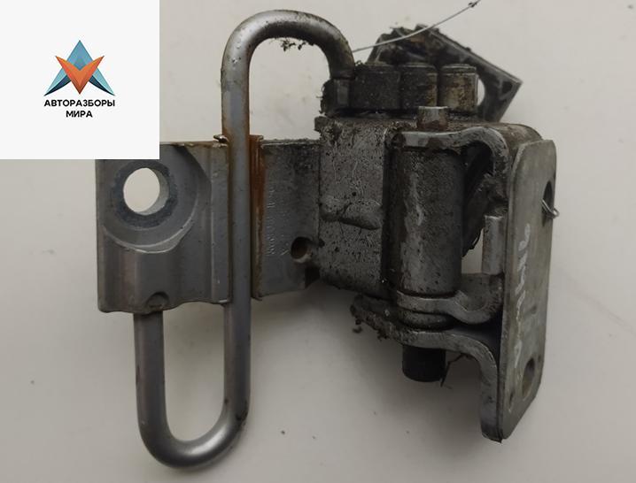 петля двери Audi TT 8N 2000, серый, купе, 8N0831412B - фото №1