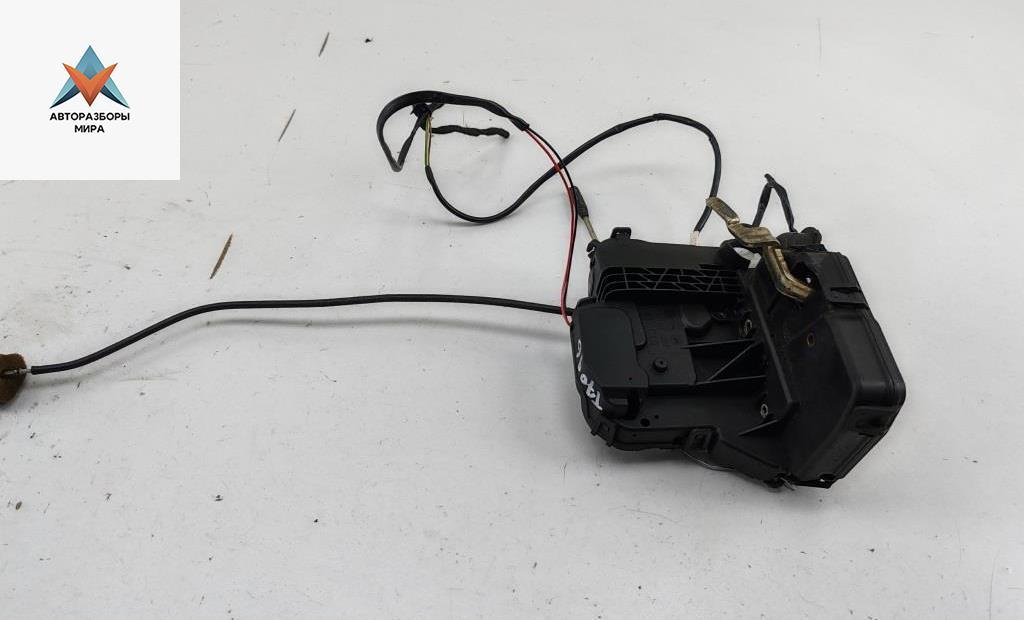 замок двери передней левой Mercedes-Benz C-Класс W203/S203/CL203 2002, 2.6 л., бензин, МКПП, синий, универсал, 2037200135 - фото №1