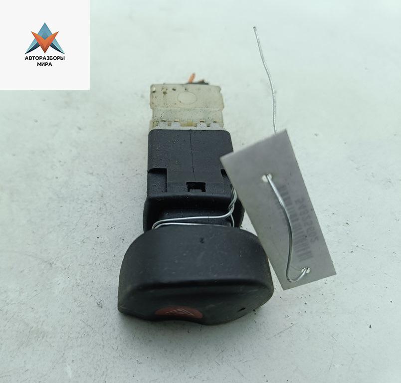 кнопка аварийной сигнализации Renault Megane 1 поколение 1996, 1.6 л., бензин, МКПП, красный, хетчбэк 5 дв. - фото №1