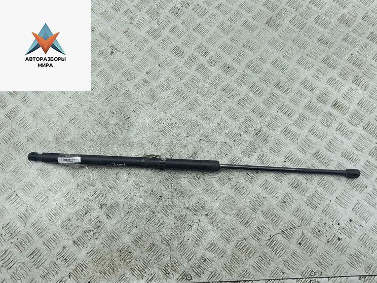 амортизатор крышки багажника (3-5 двери) Volkswagen Caddy 3 поколение 2005, 1.9 л., дизель, МКПП, серый, фургон - фото №1