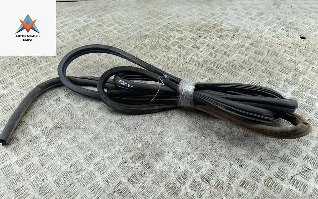 уплотнитель двери Ford Transit 7 поколение 2008, 2.2 л., дизель, МКПП, красный, микроавтобус - фото №1