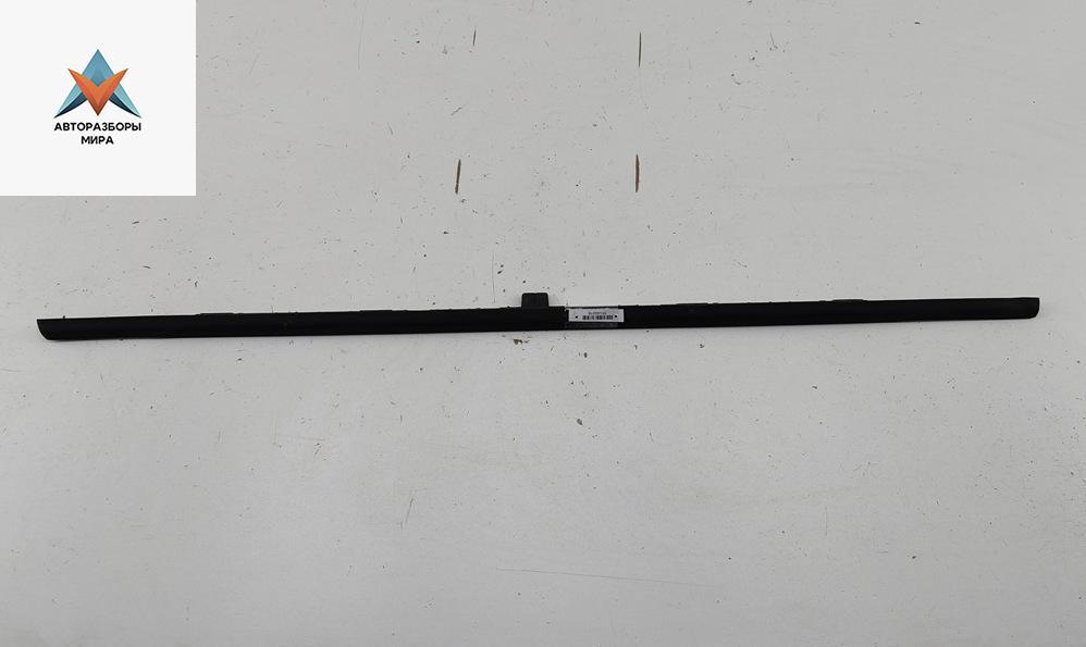 Молдинг стекла двери задней правой наружный Peugeot 308 T7 2008, 1.6 л., бензин, МКПП, чёрный, универсал - фото №1