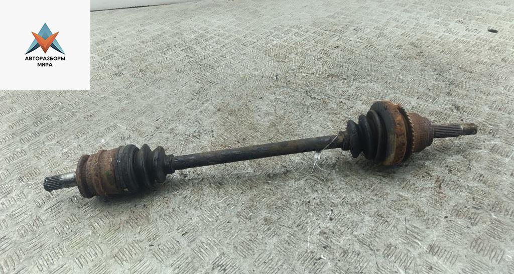 полуось задняя (приводной вал, ШРУС) Mitsubishi Space Wagon 3 поколение (Typ N50) 1999, 2.4 л., бензин, МКПП, серый, минивэн - фото №1