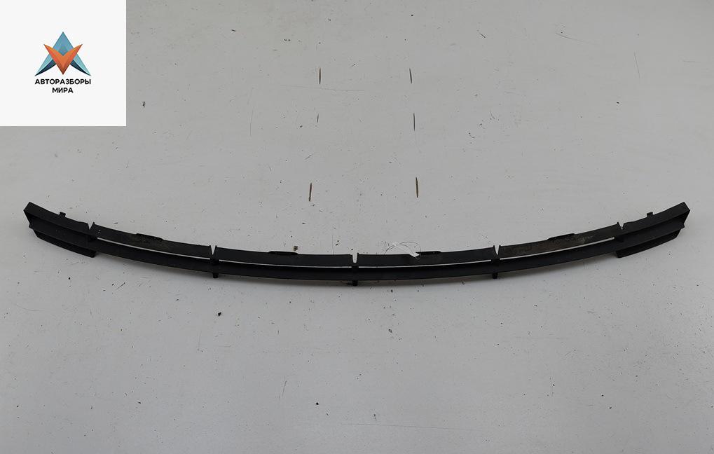 заглушка (решетка) в бампер Ford Mondeo 3 поколение 2002, 2.0 л., бензин, МКПП, зелёный, универсал, 1S7117B968 - фото №1