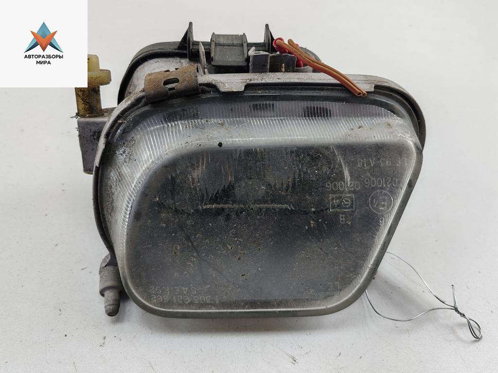 фара противотуманная левая Mercedes-Benz E-Класс W210/S210 1996, 2.0 л., бензин, МКПП, синий, седан, 2108200156 - фото №1