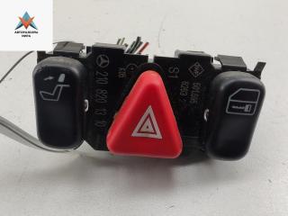 кнопка аварийной сигнализации Mercedes-Benz E-Класс W210/S210 1996, 2.0 л., бензин, МКПП, синий, седан, 2108201310