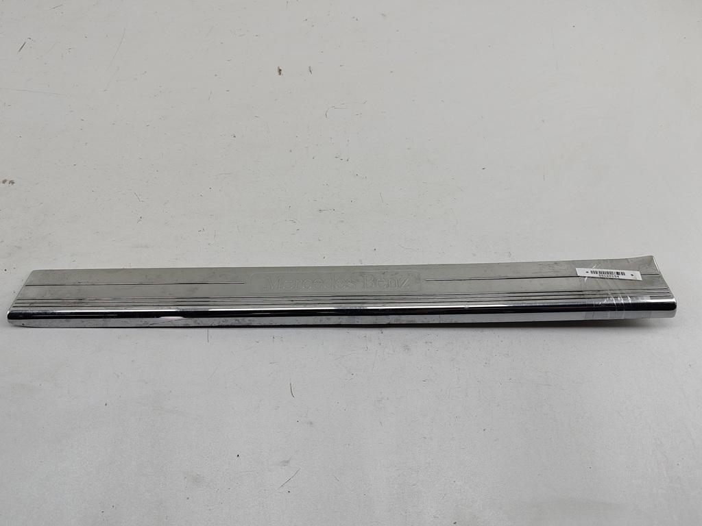 Накладка на порог внутренняя (салона) Mercedes-Benz CLS-Class C219 2005, 3.5 л., бензин, АКПП, чёрный, седан, 2196800135