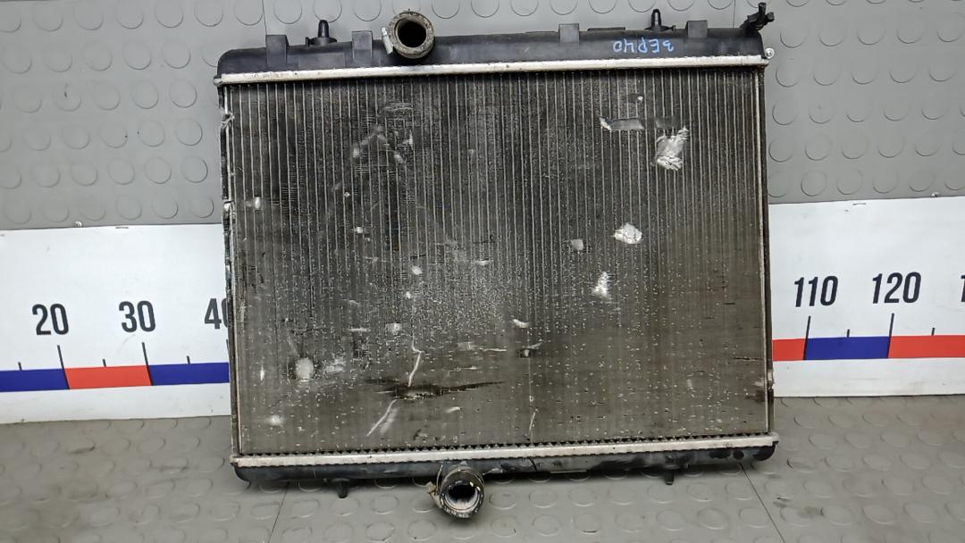радиатор охлаждения Peugeot 3008 1 поколение 2010, 1.6 л., бензин, МКПП, хетчбэк 5 дв. - фото №1