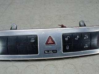 кнопка аварийной сигнализации Mercedes-Benz C-Класс W203/S203/CL203 [рестайлинг] 2005, 2.2 л., D C200 CDI, дизель, МКПП, седан