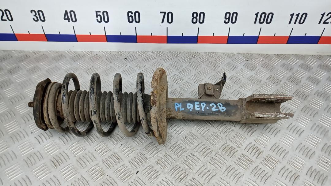 Стойка Peugeot 3008 1 поколение 2011, 1.6 л., дизель, МКПП, хетчбэк 5 дв. - фото №1