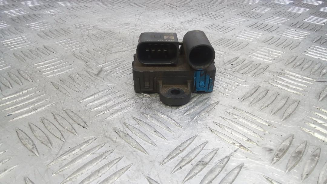 реле накала свечей Mercedes-Benz Sprinter 2 поколение (W906) 2011, 2.2 л., CDI 213/313/413, дизель, МКПП, микроавтобус - фото №1