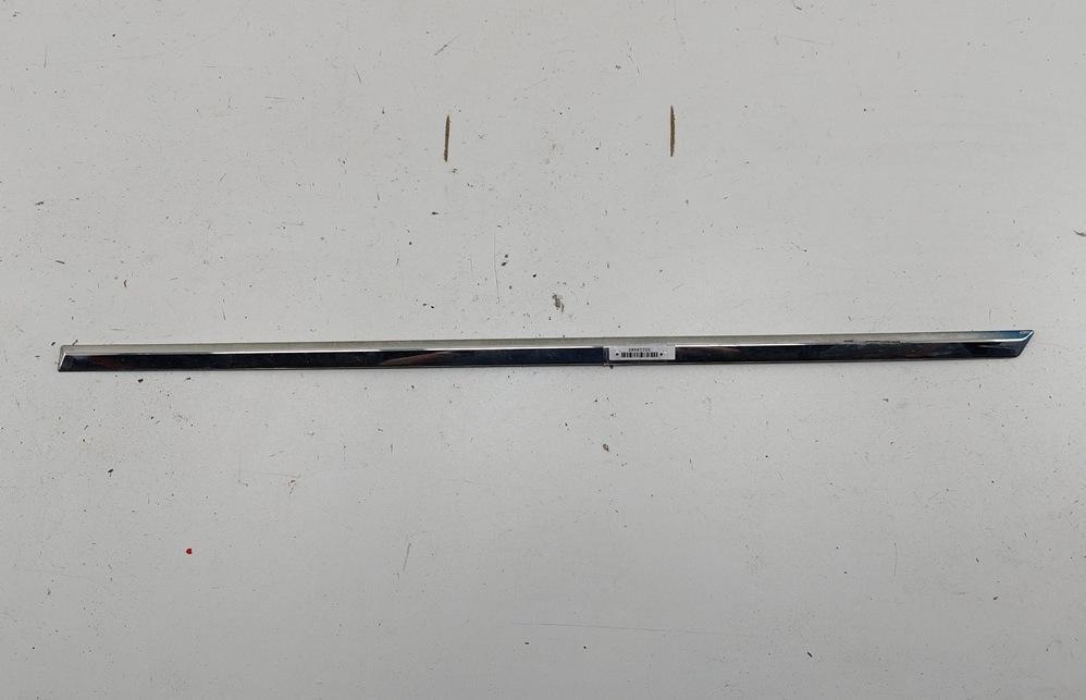 молдинг двери задней левой Volkswagen Passat B6 2007, 2.0 л., бензин, МКПП, синий, универсал, 3C0853753A