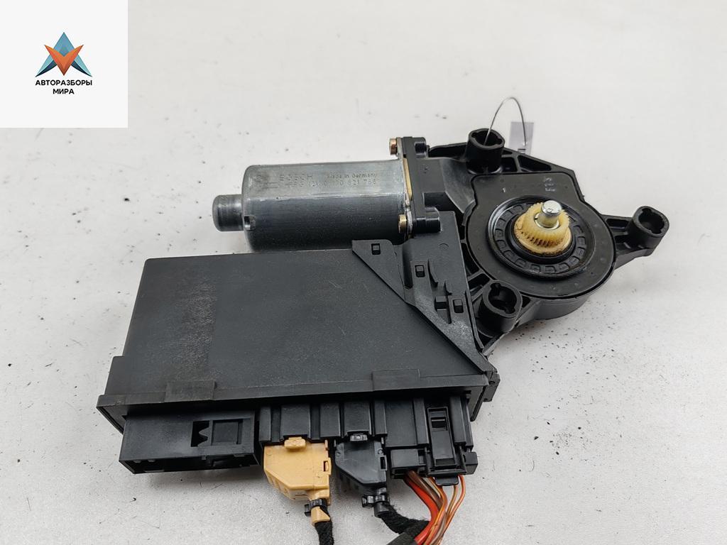 моторчик стеклоподъемника задний правый Audi A4 B6 2001, 2.5 л., дизель, МКПП, чёрный, универсал, 8E0959802A - фото №1