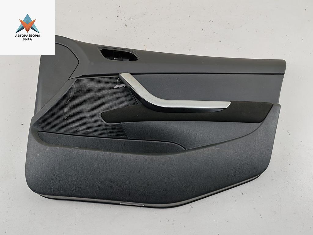 обшивка двери передняя правая Peugeot 308 T7 2008, 1.6 л., бензин, МКПП, чёрный, универсал, 96815310 - фото №1