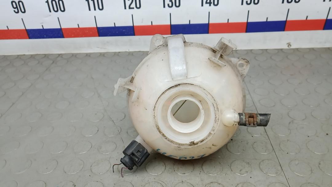 бачок расширительный Volkswagen Tiguan 1 поколение 2010, 2.0 л., дизель, МКПП, внедорожник 5 дв., 1K0121407A - фото №1