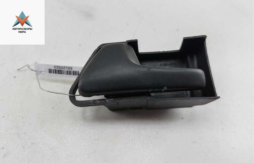 ручка внутренняя передняя левая Volkswagen Golf 3 поколение 1994, 1.8 л., бензин, АКПП, красный, хетчбэк 5 дв., 1H0837141 - фото №1