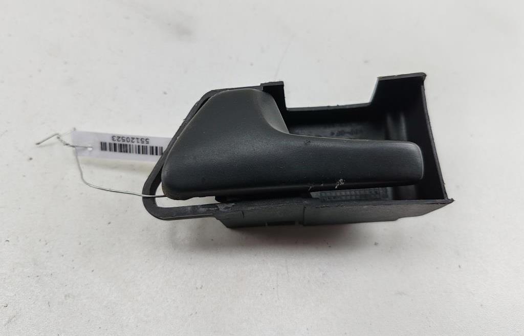 ручка внутренняя передняя левая Volkswagen Golf-3 1994, 1.8 л., бензин, АКПП, красный, хетчбэк 5 дв., 1H0837141
