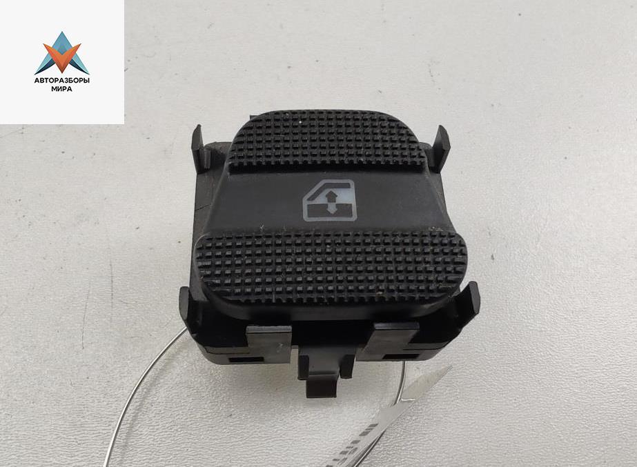 кнопка стеклоподъемника переднего правого Volkswagen Golf 3 поколение 1994, 1.8 л., бензин, АКПП, красный, хетчбэк 5 дв., 1H0959855C - фото №1