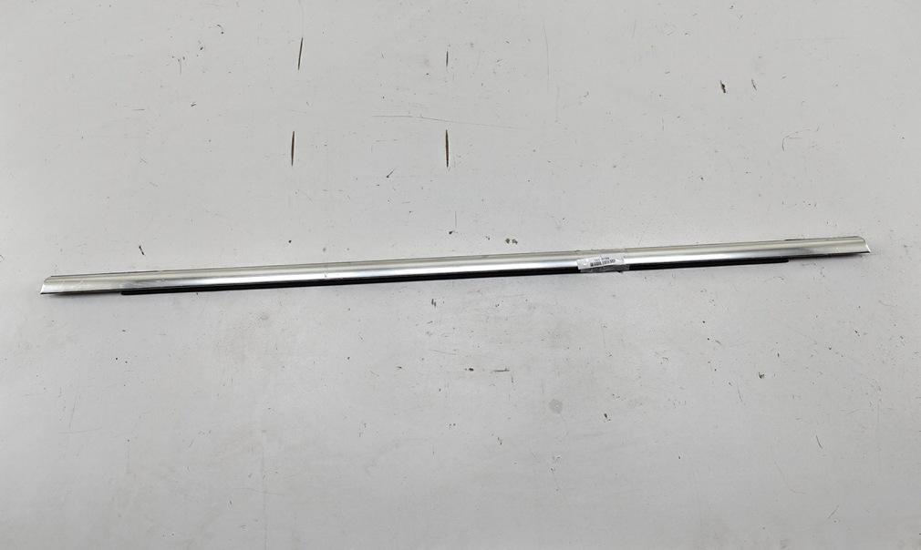 Молдинг стекла двери задней правой наружный Volkswagen Passat B6 2007, 2.0 л., бензин, МКПП, синий, универсал, 3C9839476B