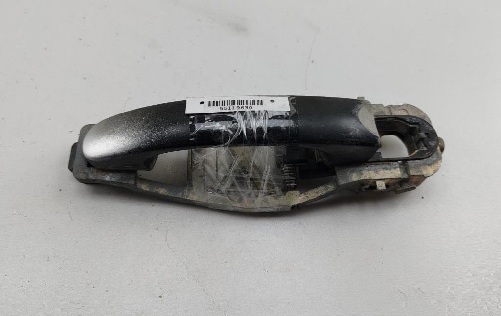 ручка наружная передняя левая Volkswagen Caddy 3 поколение 2005, 1.9 л., дизель, МКПП, серый, фургон, 7H0837209 - фото №1