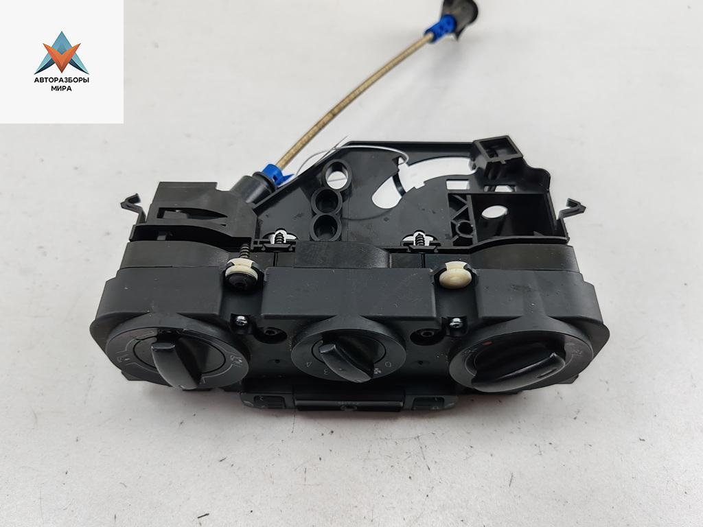 блок управления печки / климат-контроля Volkswagen Caddy 3 поколение 2005, 1.9 л., дизель, МКПП, серый, фургон - фото №1